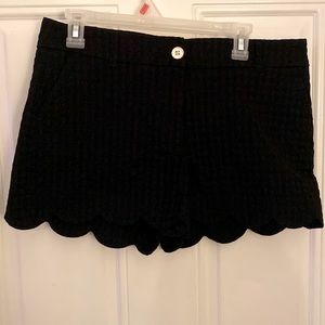 Black scalloped hem Crown and ivy shorts